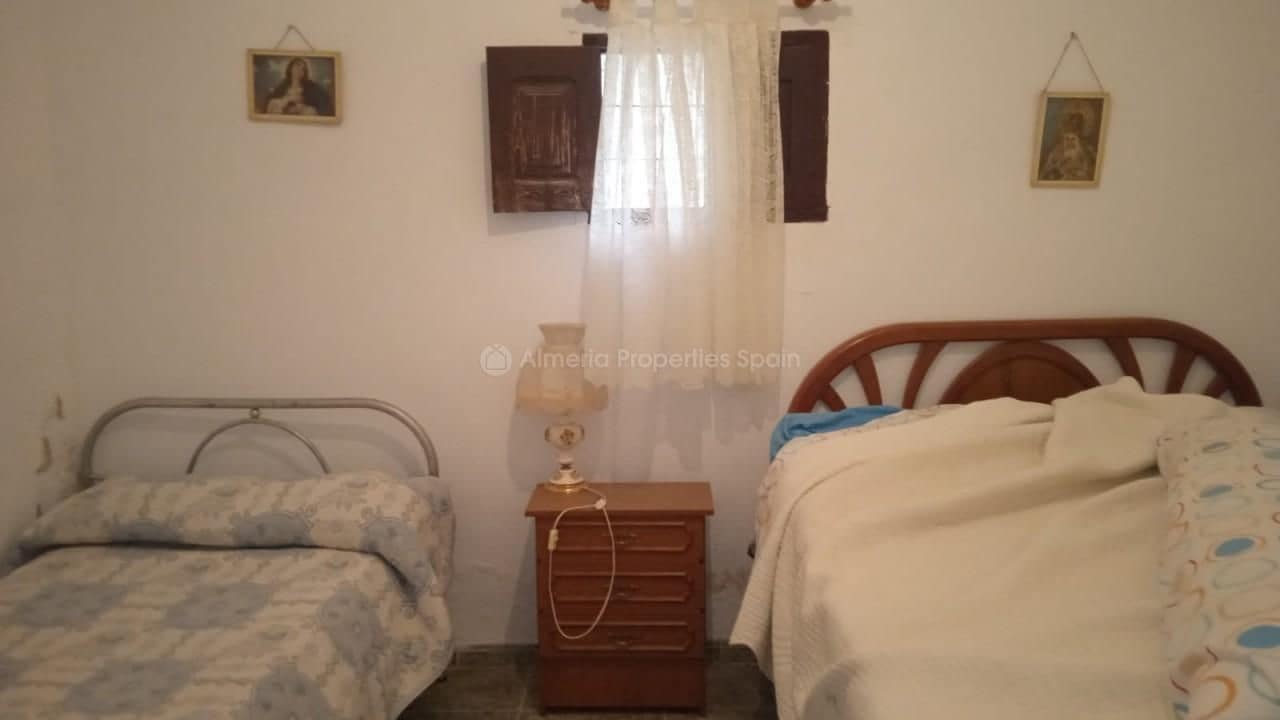 4 sypialnia Finka/Dom wiejski na sprzedaż w Oria - 86 000 € (Ref: 9384931)