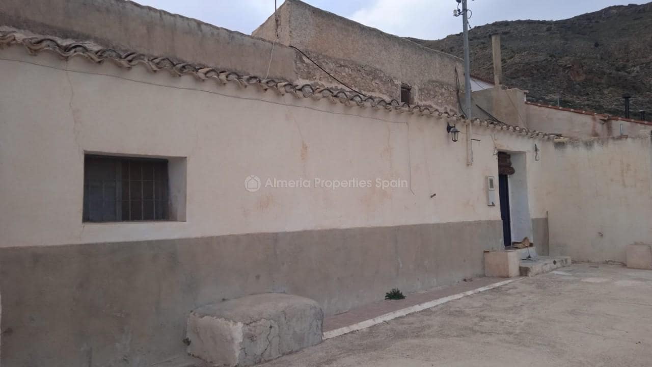 4 sypialnia Finka/Dom wiejski na sprzedaż w Oria - 86 000 € (Ref: 9384931)