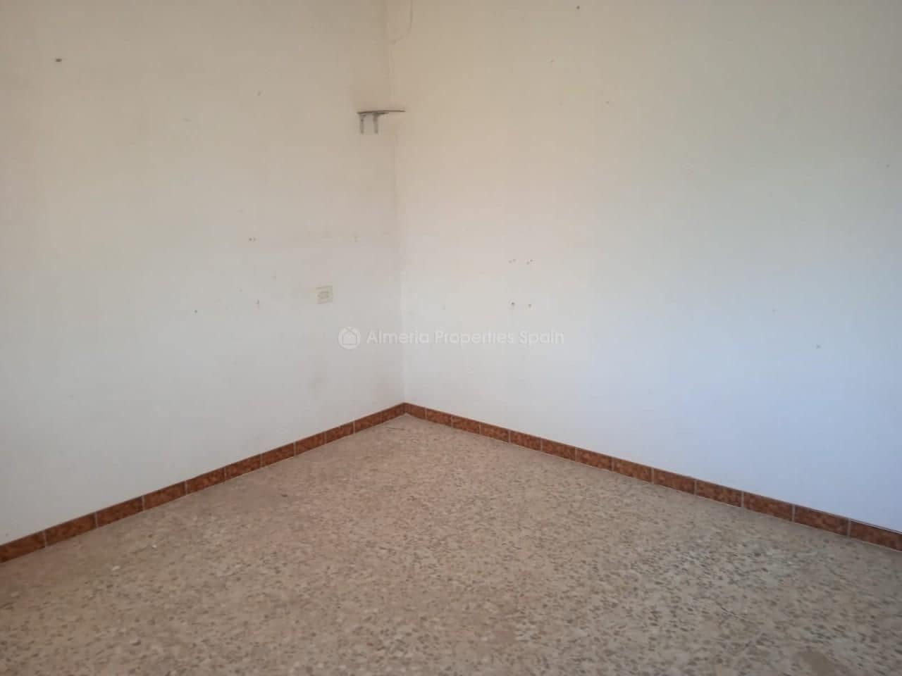 7 bedroom Finca/Country House for sale in Albox - € 77,000 (Ref: 9838739)