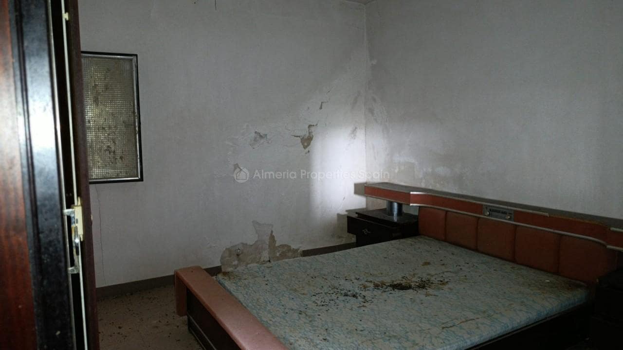8 bedroom Finca/Country House for sale in Taberno - € 110,000 (Ref: 9848463)