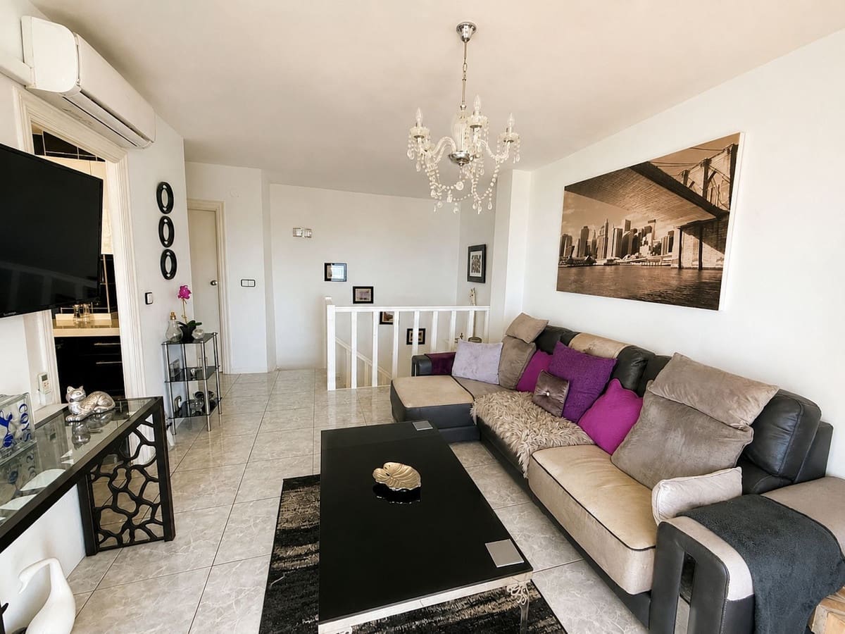 2 bedroom Apartment for sale in Torrox-Costa with pool - € 330,000 (Ref: 10026687)