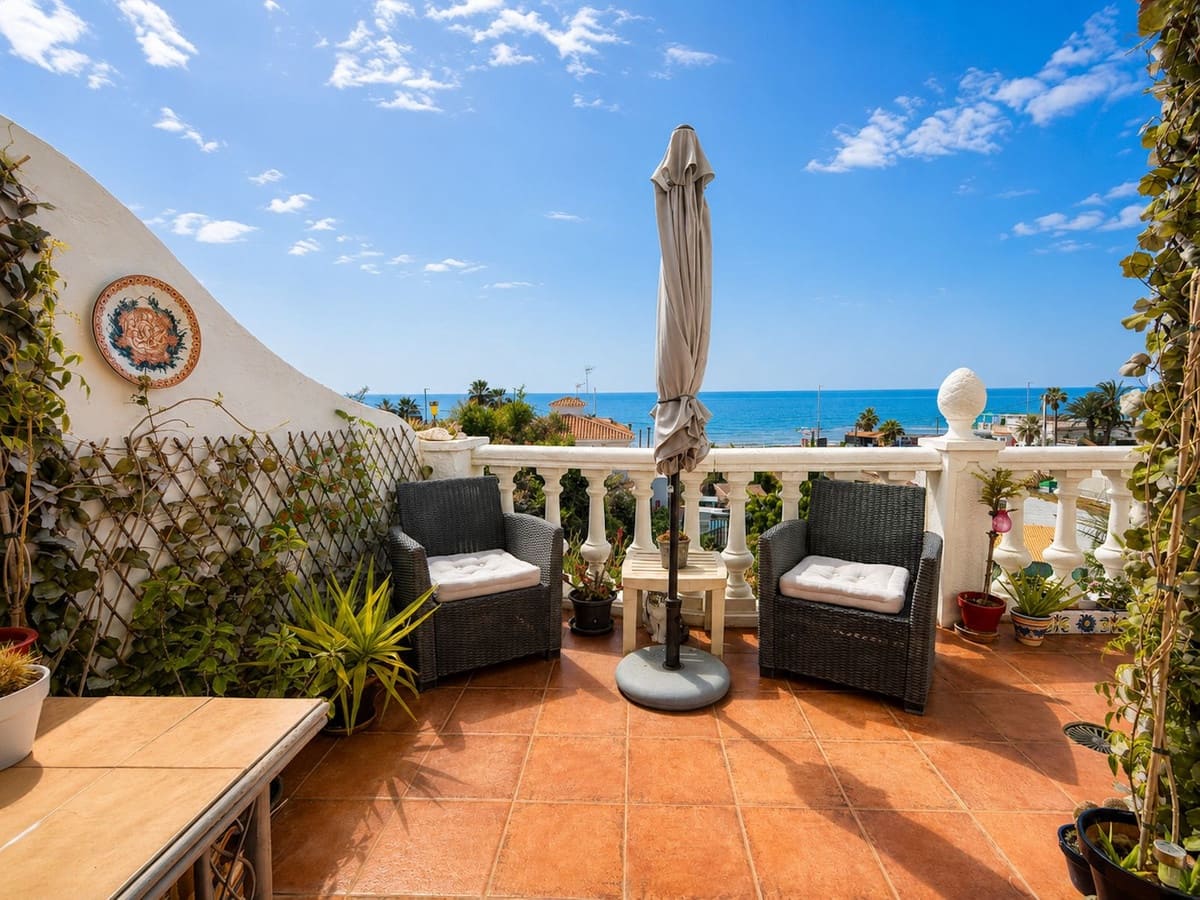 2 bedroom Apartment for sale in Torrox-Costa with pool - € 330,000 (Ref: 10026687)