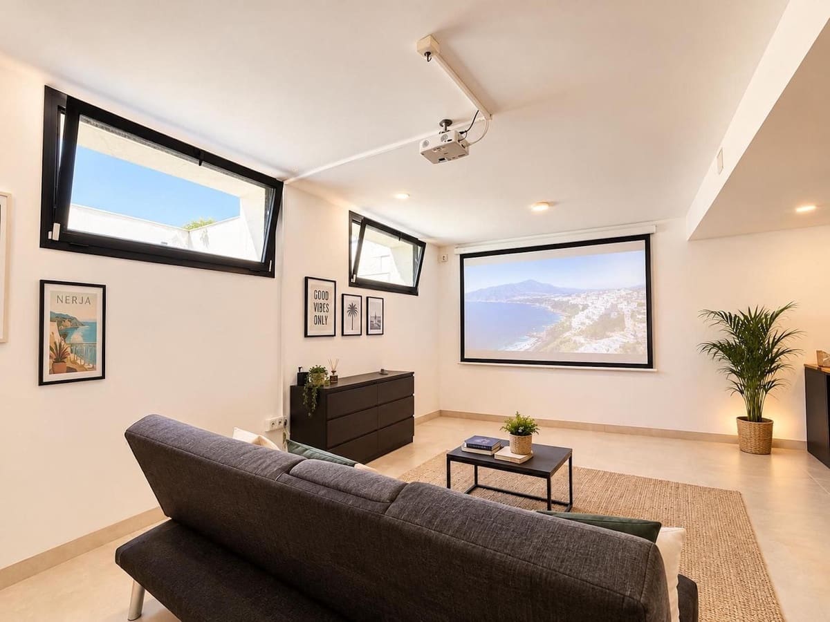3 sypialnia Willa na sprzedaż w Nerja z basenem garażem - 789 000 € (Ref: 10044206)