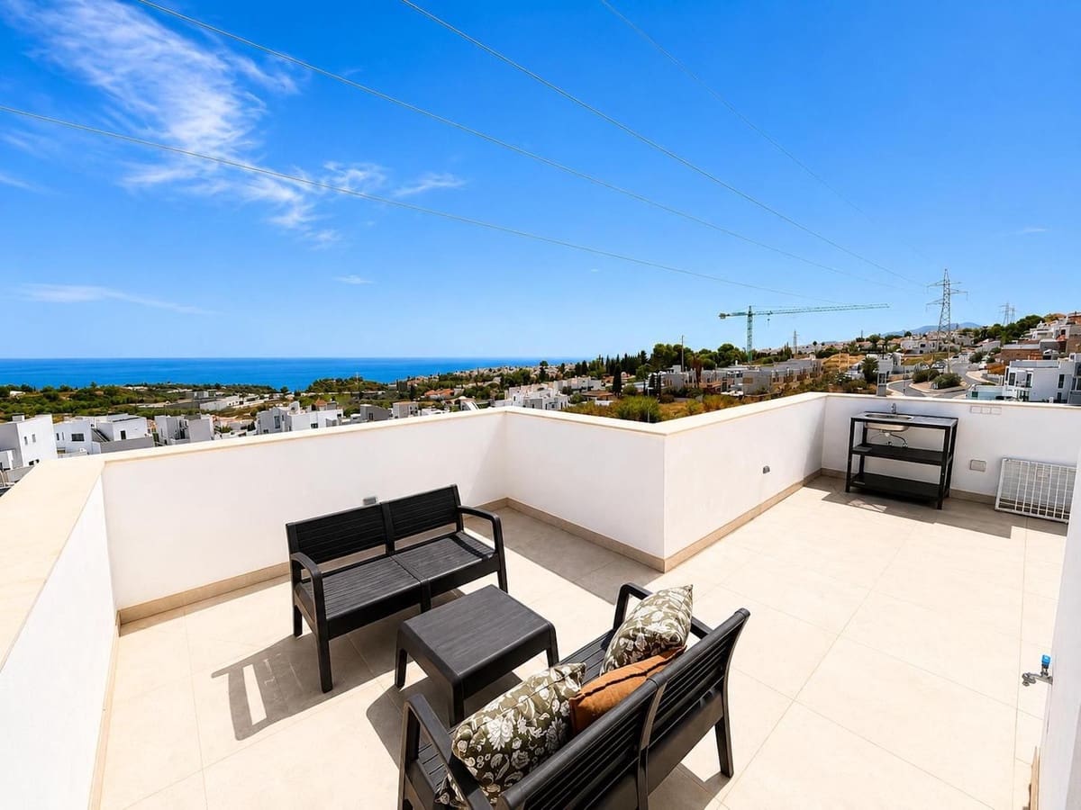 3 sypialnia Willa na sprzedaż w Nerja z basenem garażem - 789 000 € (Ref: 10044206)