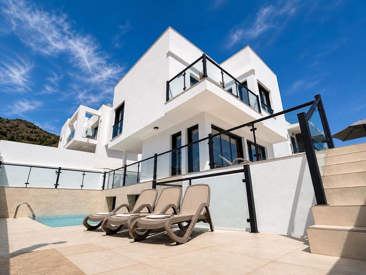 3 sypialnia Willa na sprzedaż w Nerja z basenem garażem - 789 000 € (Ref: 10044206)