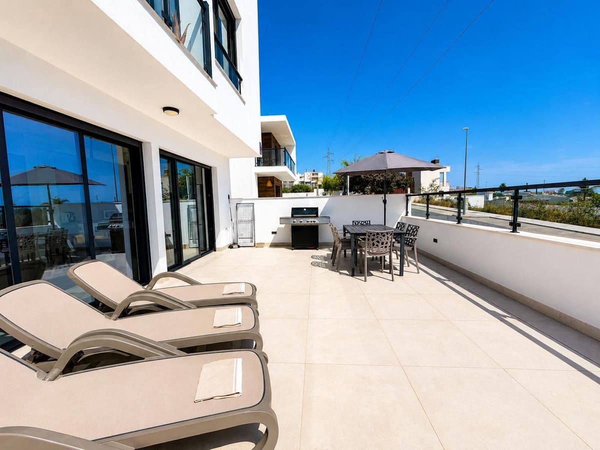 Chalet de 3 habitaciones en Nerja en venta con piscina garaje - 789.000 € (Ref: 10044206)