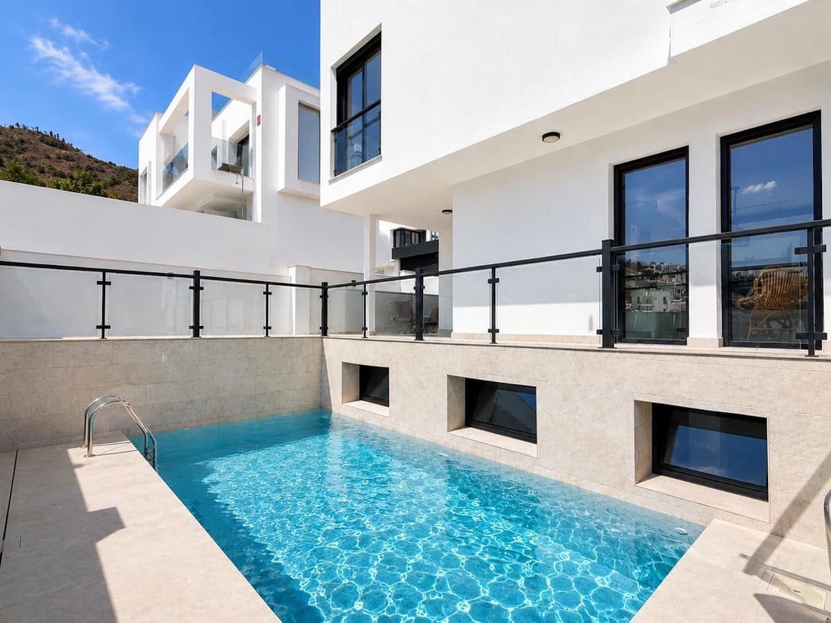 Chalet de 3 habitaciones en Nerja en venta con piscina garaje - 789.000 € (Ref: 10044206)