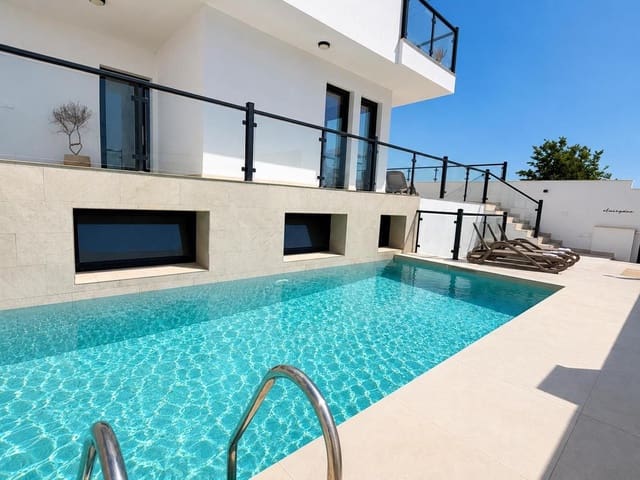 3 soverom Villa til salgs i Nerja med svømmebasseng garasje - € 789 000 (Ref: 10044206)