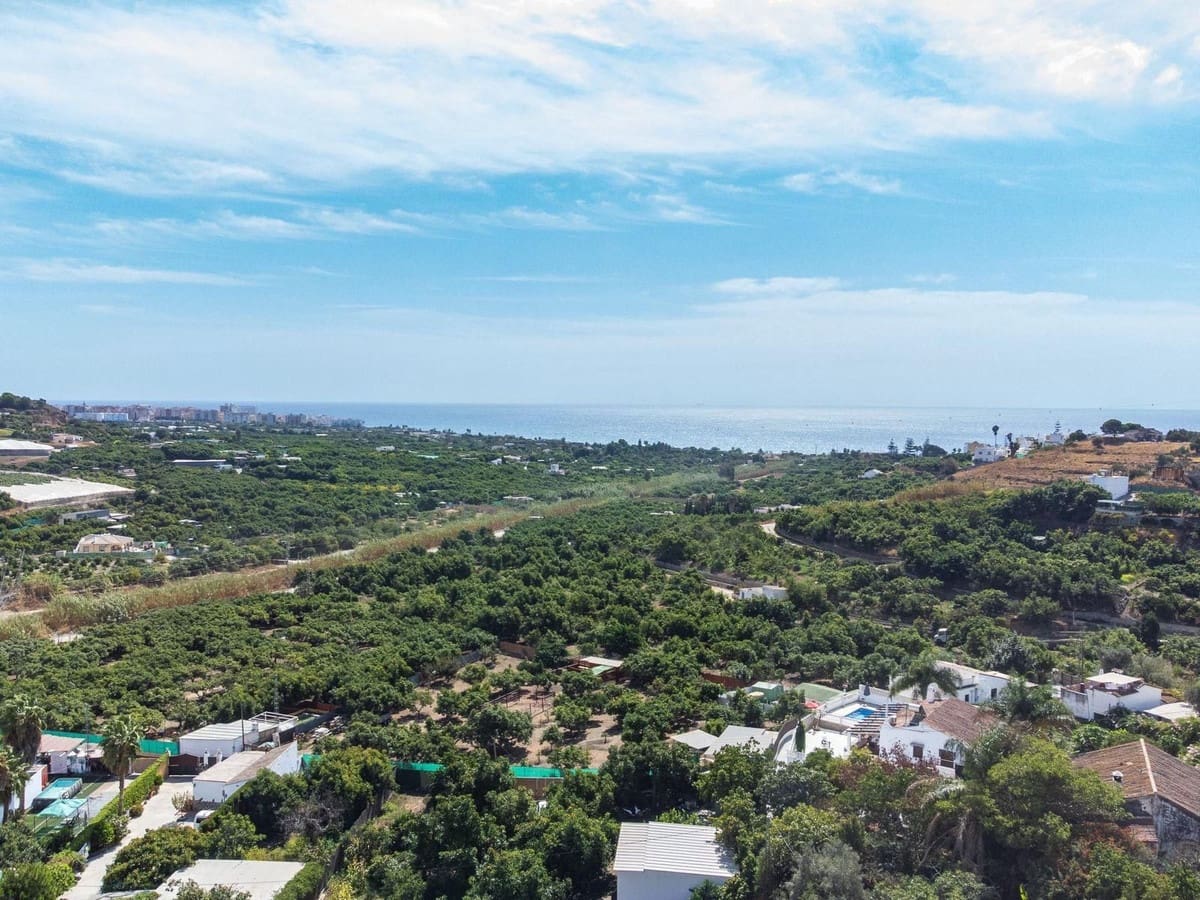 4 bedroom Villa for sale in Nerja with pool garage - € 995,000 (Ref: 10046751)