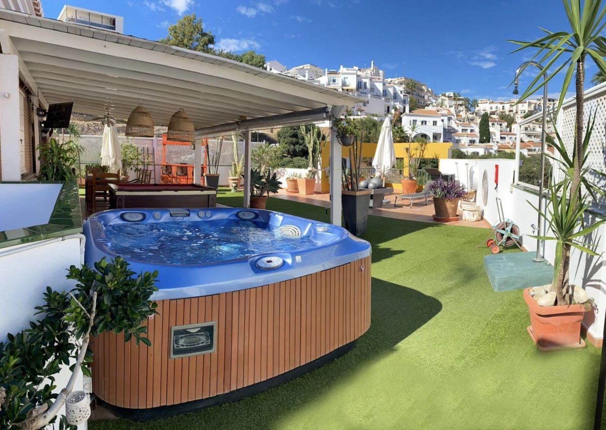 2 sovrum Takvåning till salu i Nerja med garage - 975 000 € (Ref: 10057388)