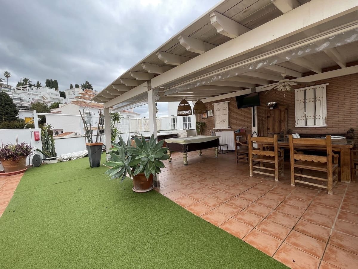 2 sovrum Takvåning till salu i Nerja med garage - 975 000 € (Ref: 10057388)