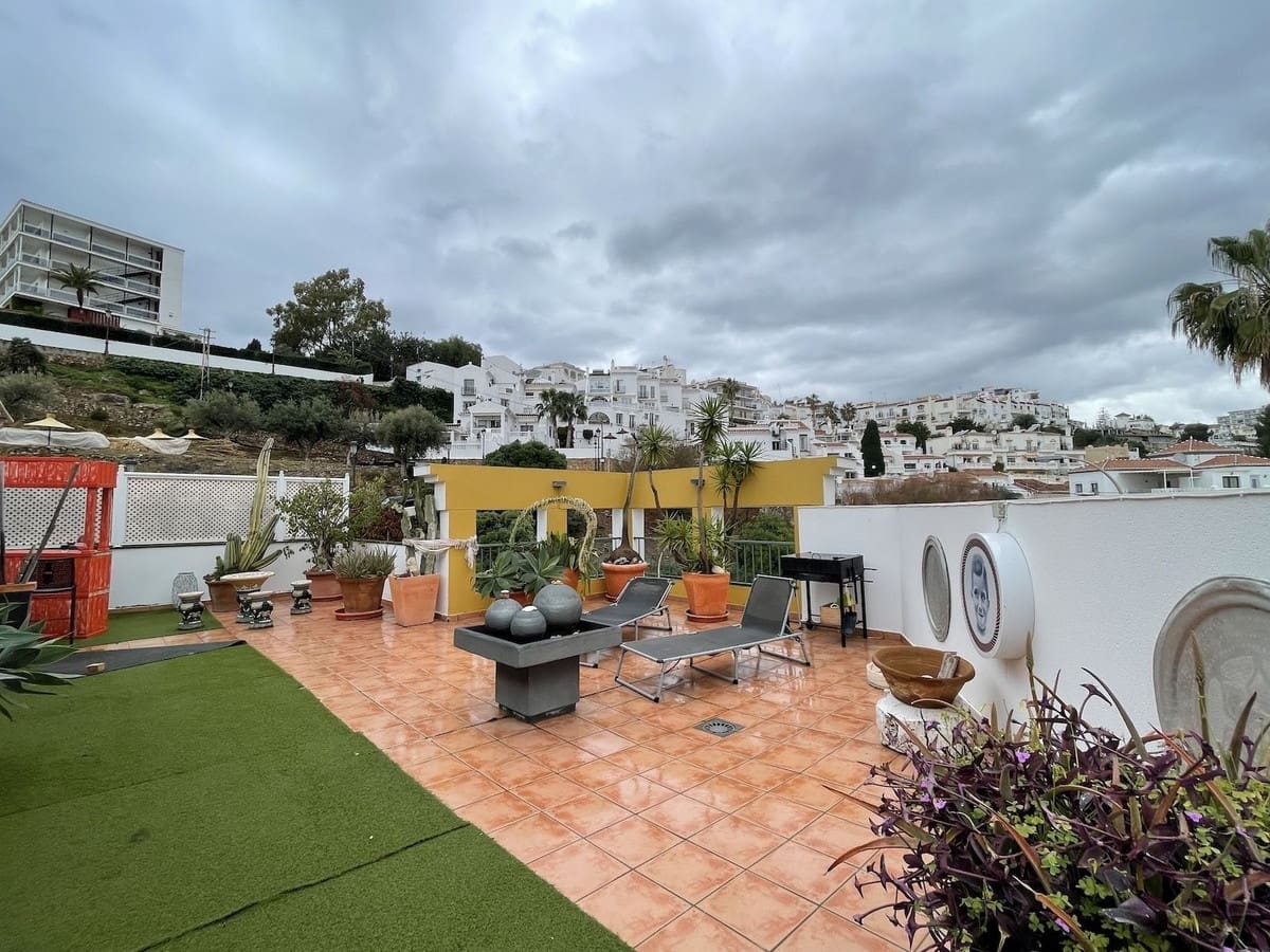 2 sovrum Takvåning till salu i Nerja med garage - 975 000 € (Ref: 10057388)