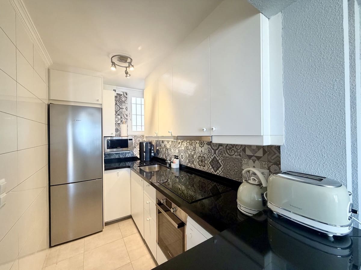 Casa de 3 habitaciones en Nerja en alquiler con piscina - 1.200 € (Ref: 10073301)