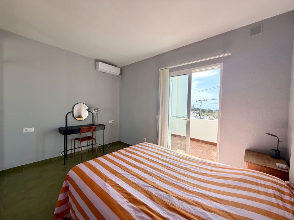 Casa de 3 habitaciones en Nerja en alquiler con piscina - 1.200 € (Ref: 10073301)