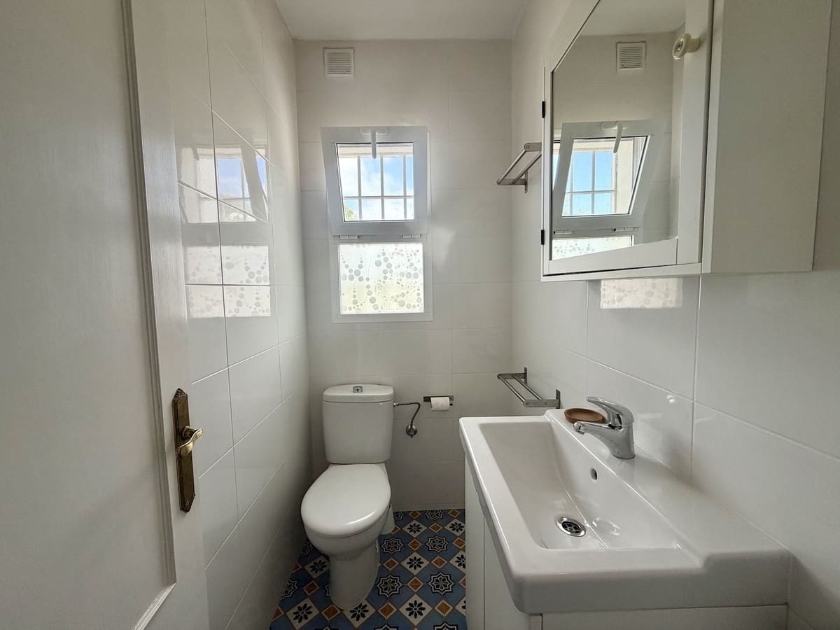 Casa de 3 habitaciones en Nerja en alquiler con piscina - 1.200 € (Ref: 10073301)