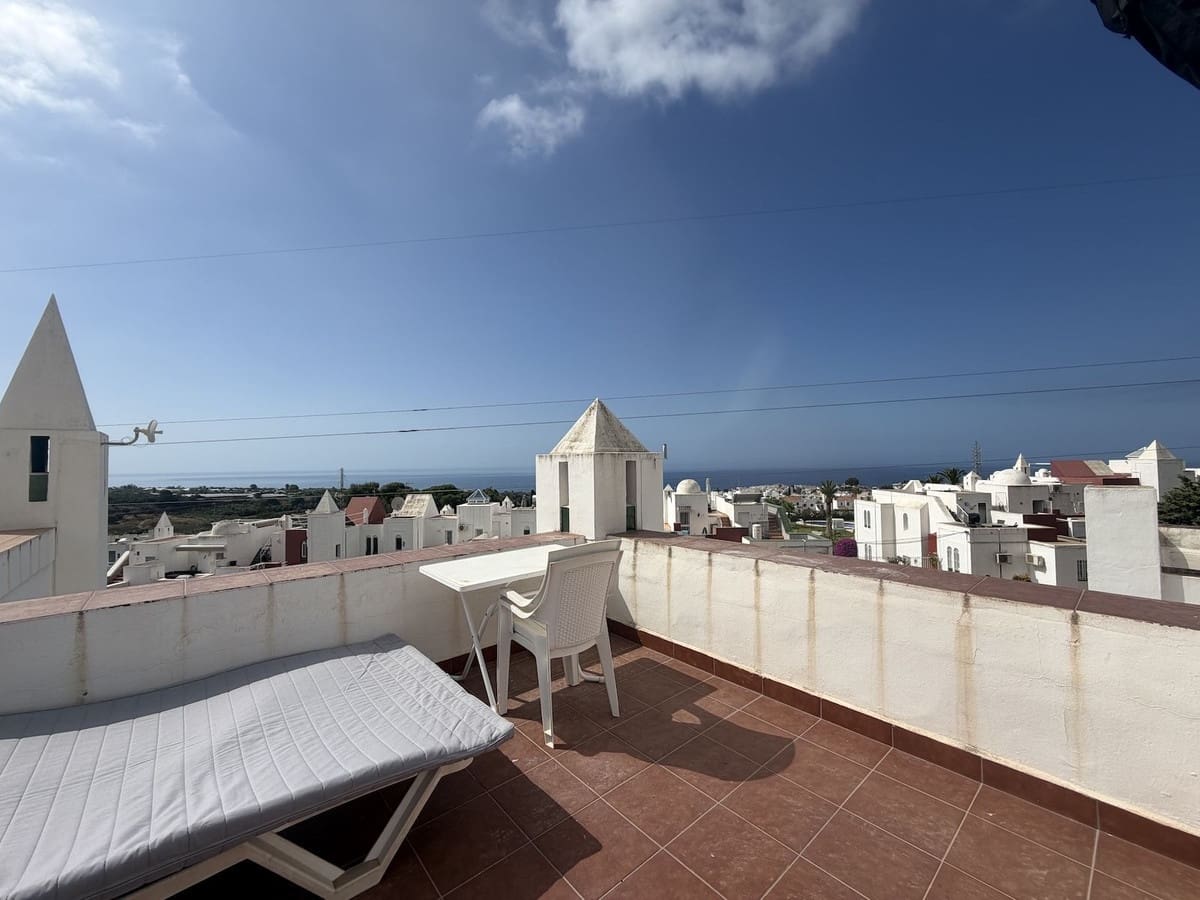 Casa de 3 habitaciones en Nerja en alquiler con piscina - 1.200 € (Ref: 10073301)