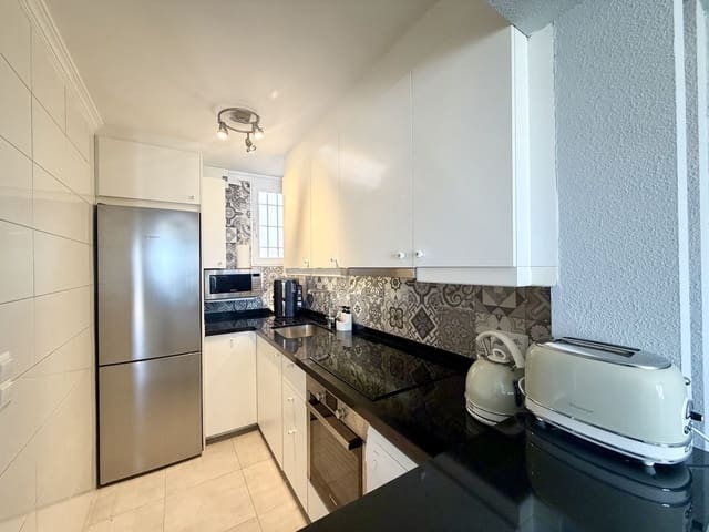 Casa de 3 habitaciones en Nerja en alquiler con piscina - 1.200 € (Ref: 10073301)