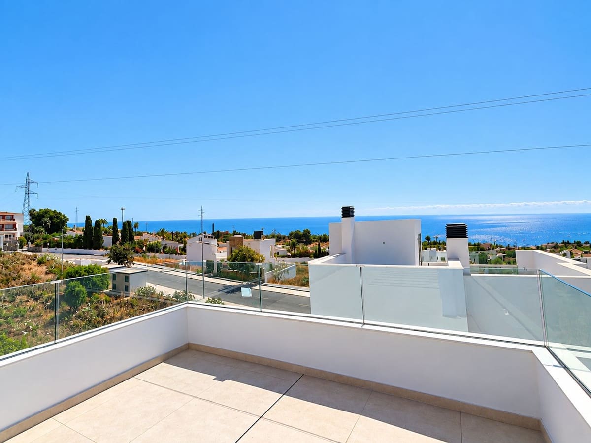 3 Zimmer Villa zu verkaufen in Nerja mit Pool Garage - 795.000 € (Ref: 10088461)