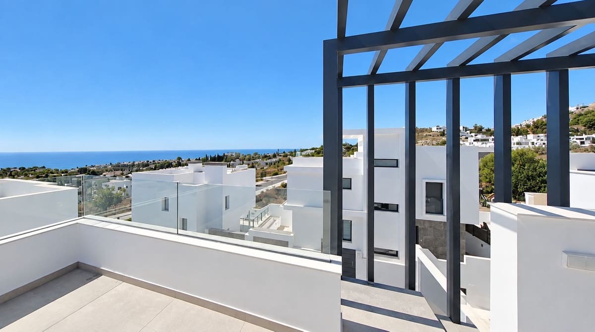 3 Zimmer Villa zu verkaufen in Nerja mit Pool Garage - 795.000 € (Ref: 10088461)