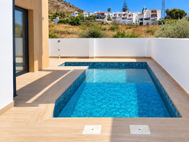 3 Zimmer Villa zu verkaufen in Nerja mit Pool Garage - 795.000 € (Ref: 10088461)