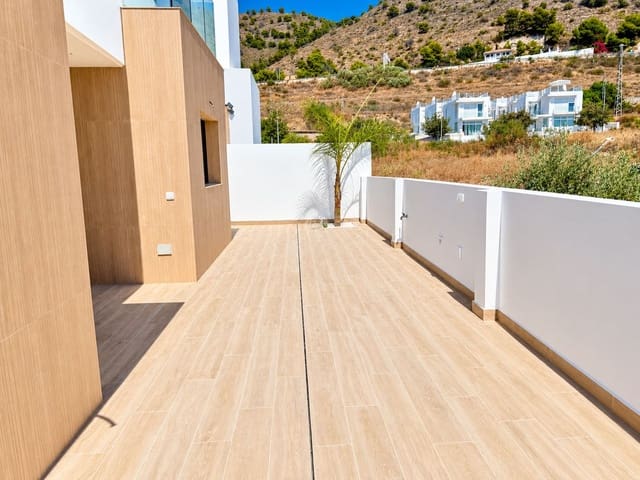 3 Zimmer Villa zu verkaufen in Nerja mit Pool Garage - 795.000 € (Ref: 10088461)