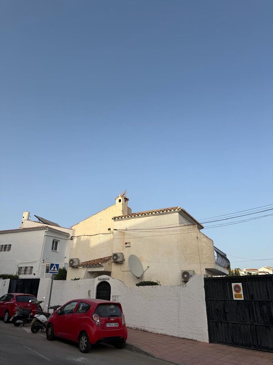 3 bedroom Villa for sale in Nerja with pool garage - € 690,000 (Ref: 10101341)