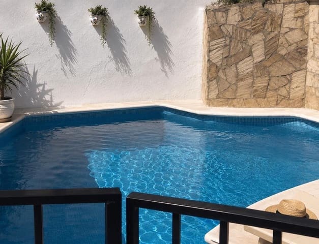 3 bedroom Villa for sale in Nerja with pool garage - € 690,000 (Ref: 10101341)