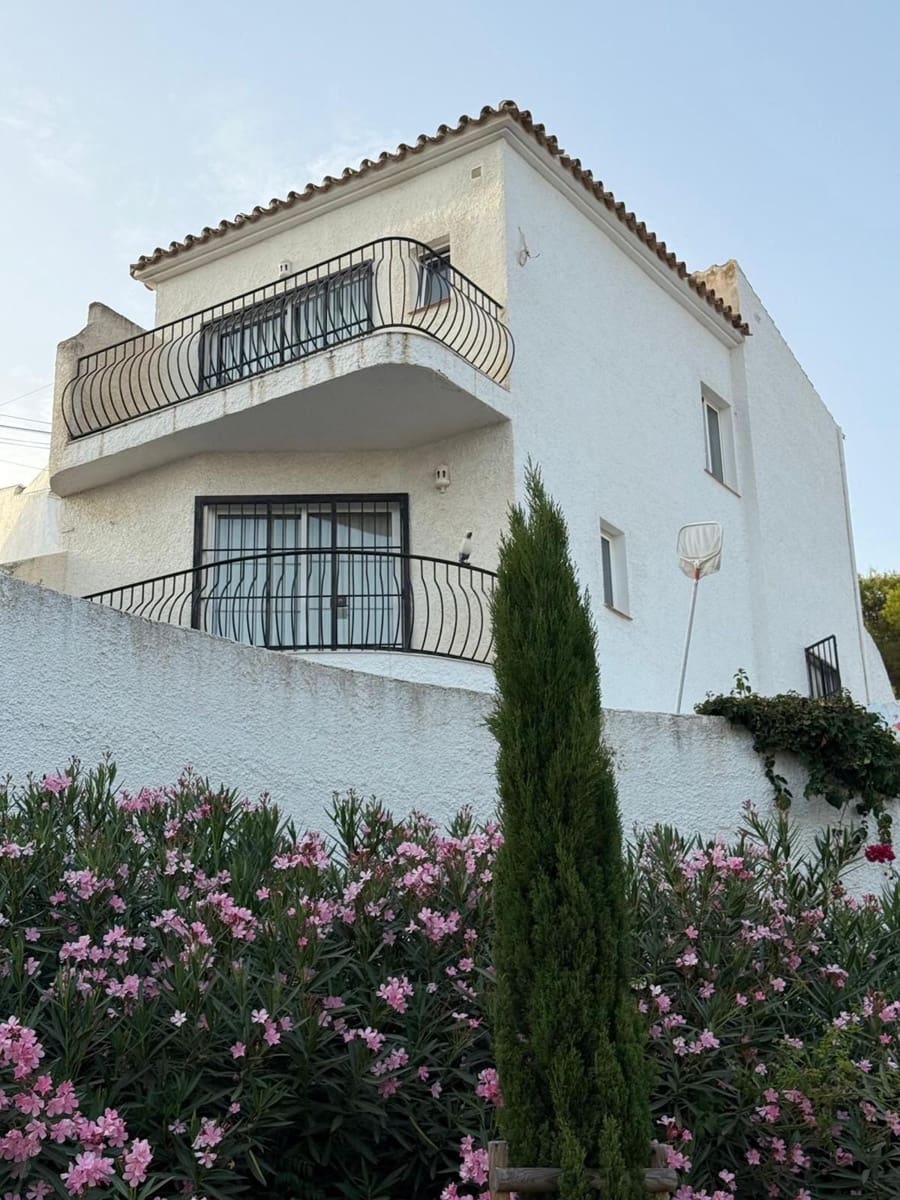 3 bedroom Villa for sale in Nerja with pool garage - € 690,000 (Ref: 10101341)