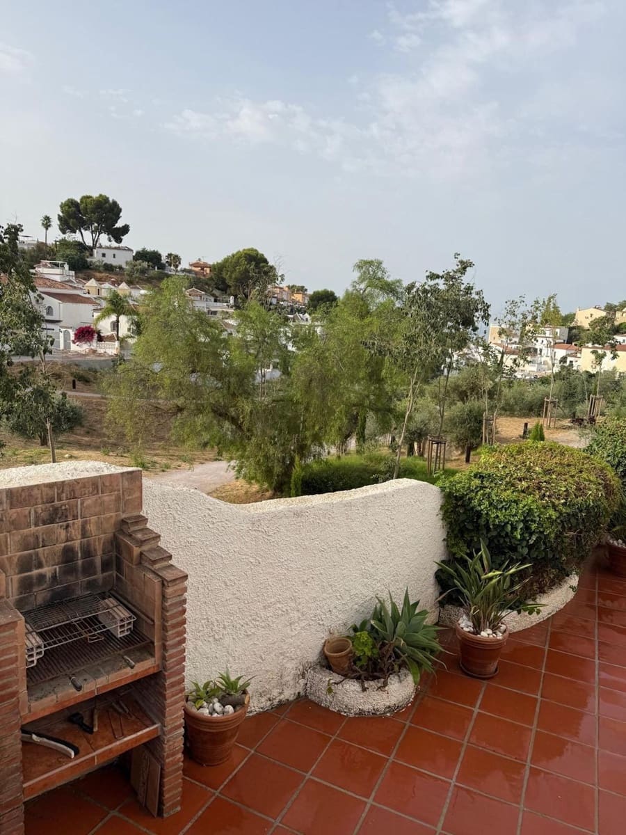 3 bedroom Villa for sale in Nerja with pool garage - € 690,000 (Ref: 10101341)
