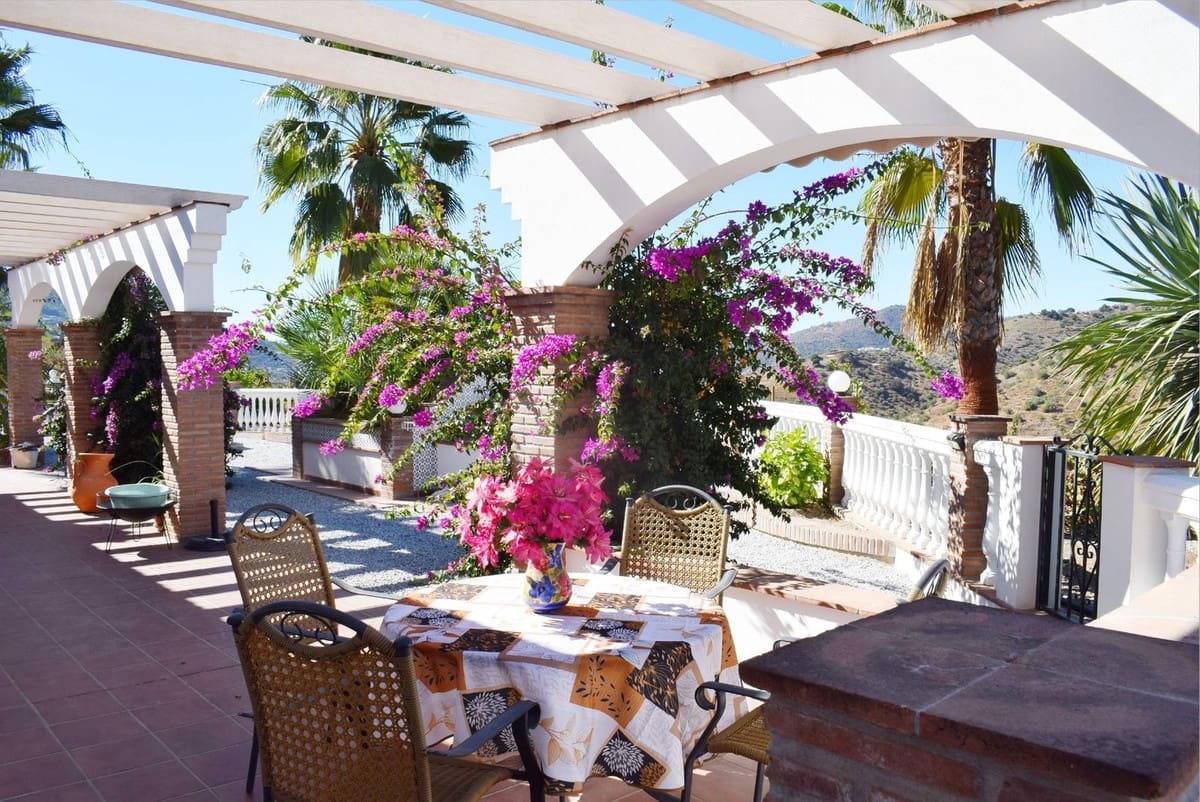 3 soveværelse Villa til salg i Competa med swimmingpool - € 990.000 (Ref: 10106569)