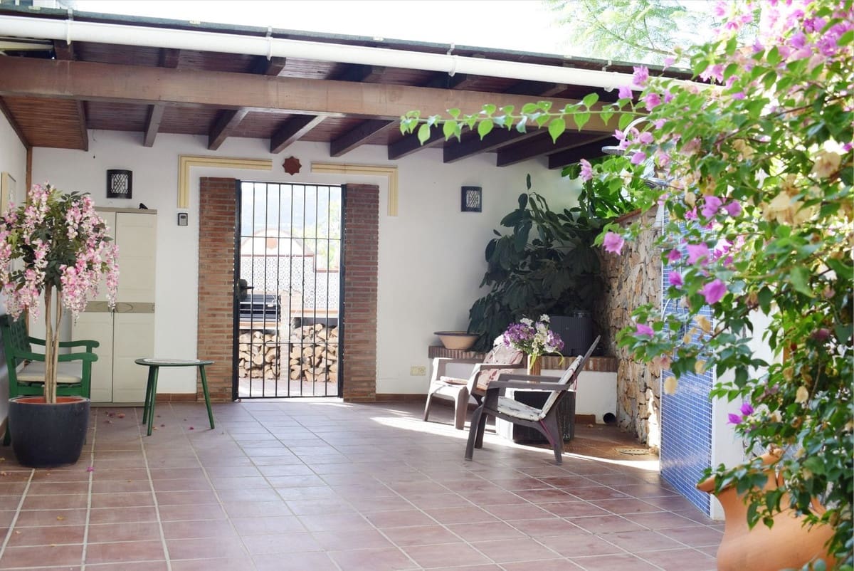 3 soveværelse Villa til salg i Competa med swimmingpool - € 990.000 (Ref: 10106569)