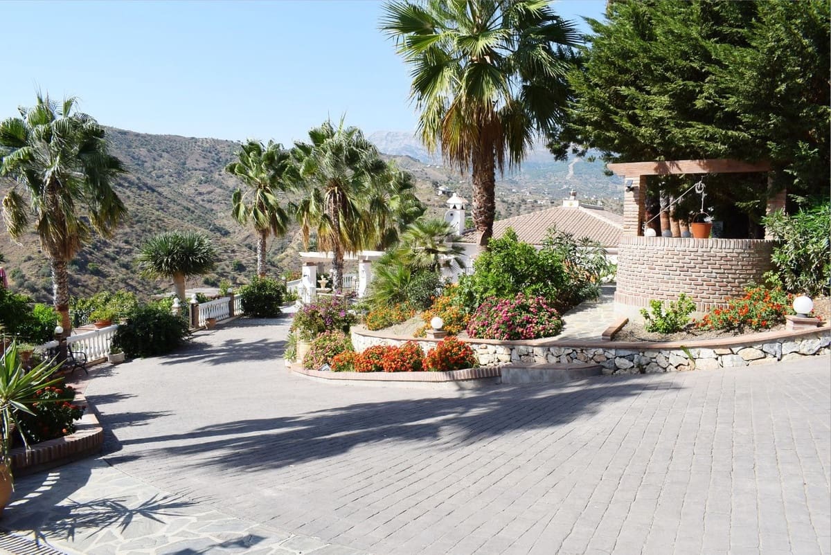 3 soveværelse Villa til salg i Competa med swimmingpool - € 990.000 (Ref: 10106569)