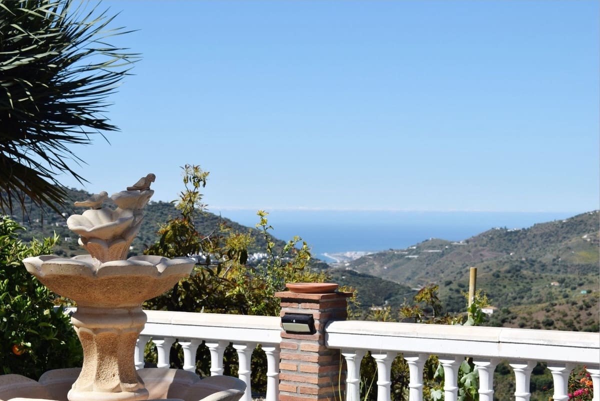 6 sovrum Villa till salu i Competa med pool - 1 495 000 € (Ref: 10106570)
