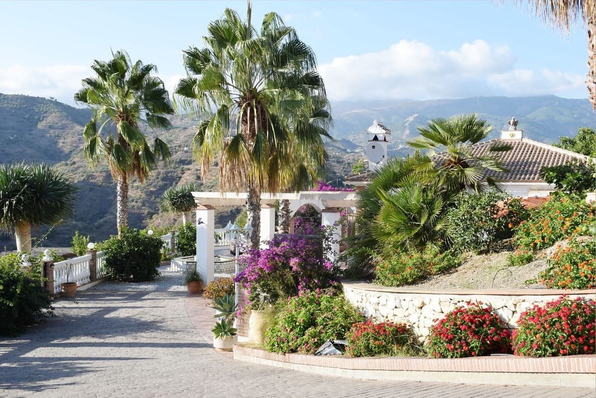6 sovrum Villa till salu i Competa med pool - 1 495 000 € (Ref: 10106570)