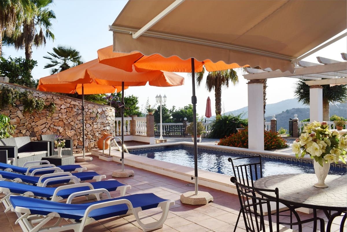 6 sovrum Villa till salu i Competa med pool - 1 495 000 € (Ref: 10106570)