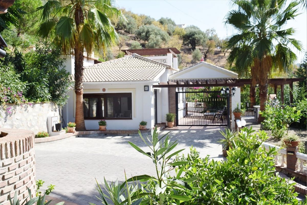 6 sovrum Villa till salu i Competa med pool - 1 495 000 € (Ref: 10106570)