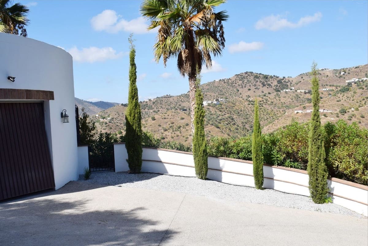 6 sovrum Villa till salu i Competa med pool - 1 495 000 € (Ref: 10106570)