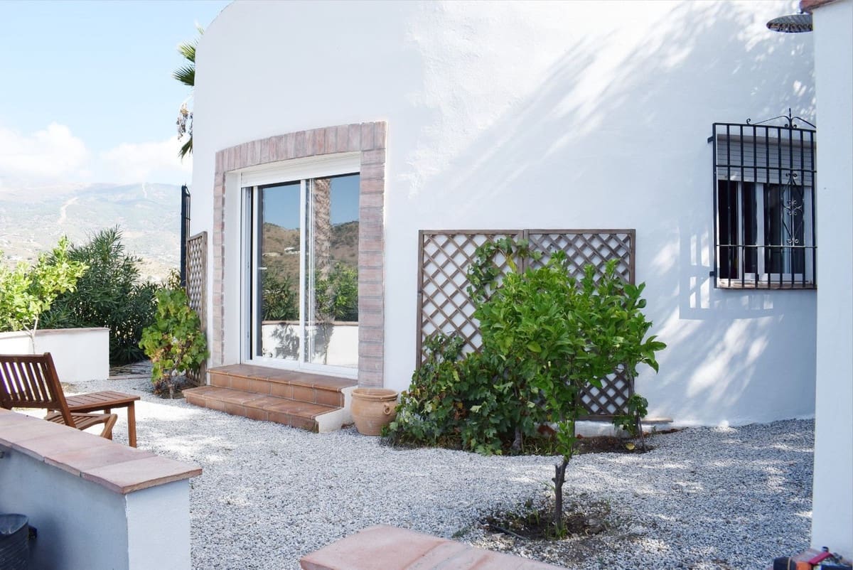 6 sovrum Villa till salu i Competa med pool - 1 495 000 € (Ref: 10106570)
