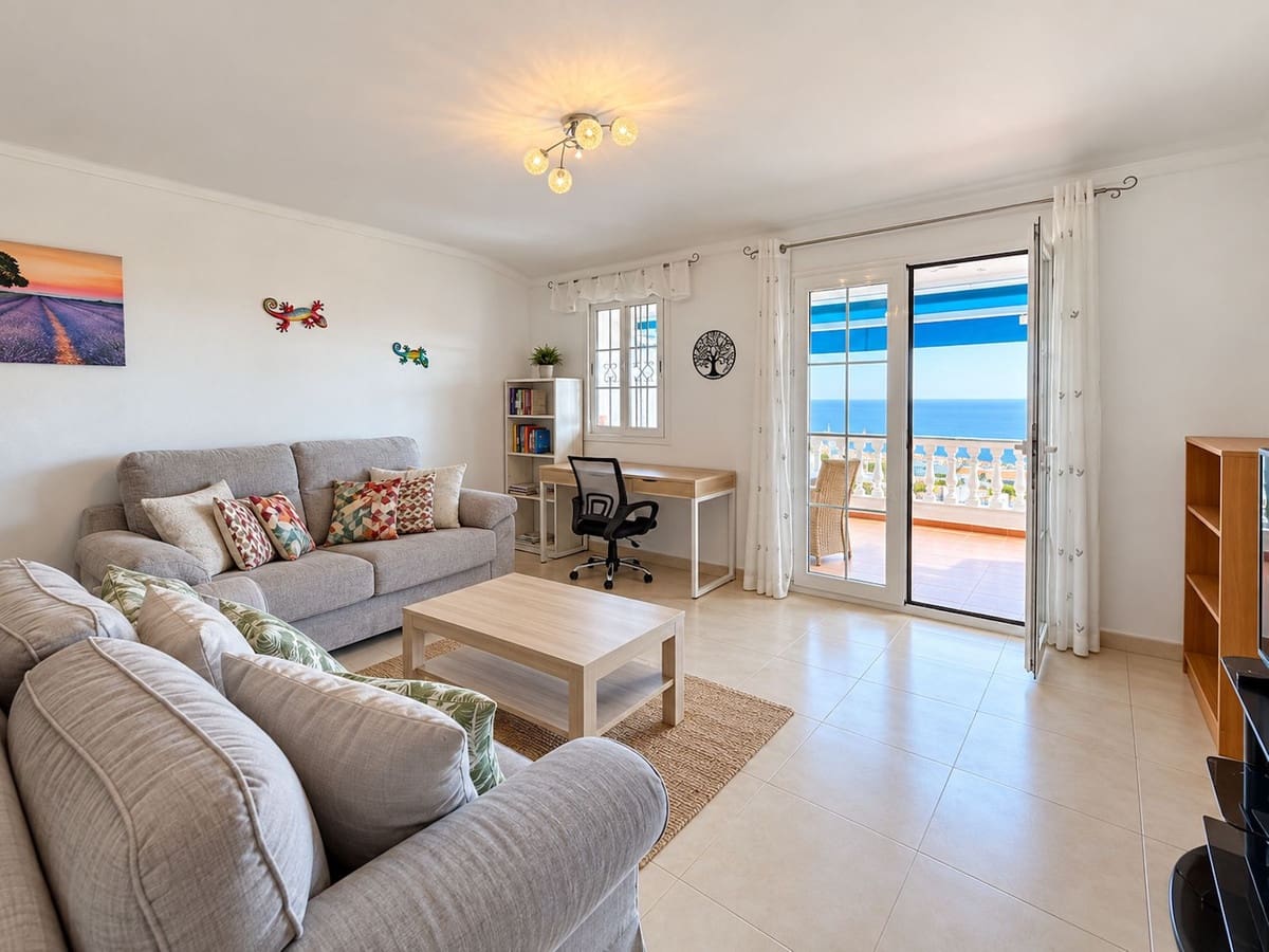 2 Zimmer Haus zu verkaufen in Nerja mit Pool Garage - 379.000 € (Ref: 10154150)