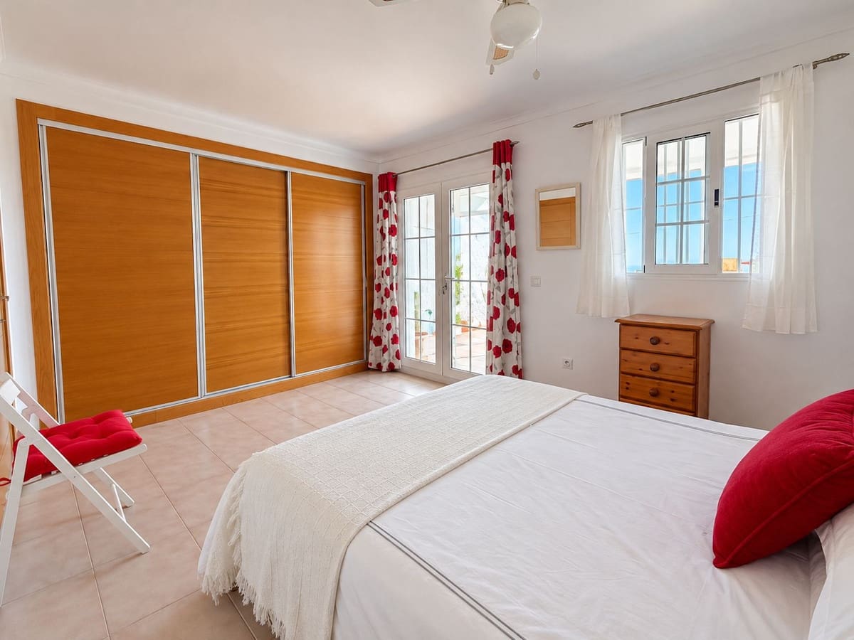 2 Zimmer Haus zu verkaufen in Nerja mit Pool Garage - 379.000 € (Ref: 10154150)