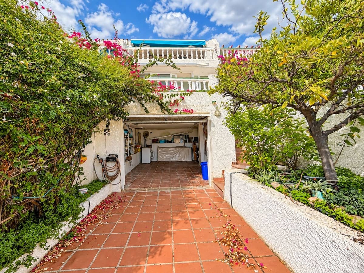 2 Zimmer Haus zu verkaufen in Nerja mit Pool Garage - 379.000 € (Ref: 10154150)