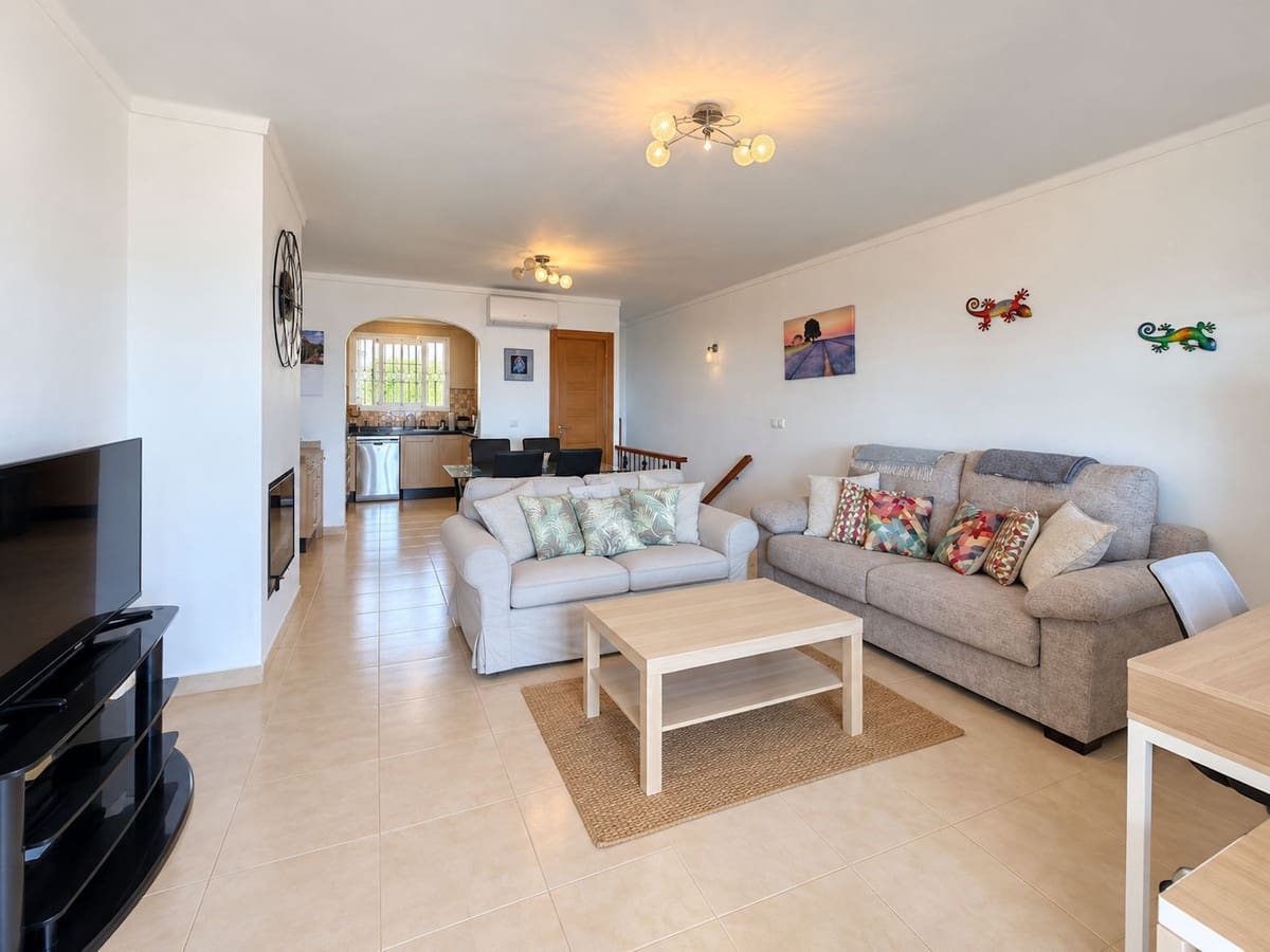 2 bedroom Townhouse for sale in Nerja with pool garage - € 379,000 (Ref: 10154150)