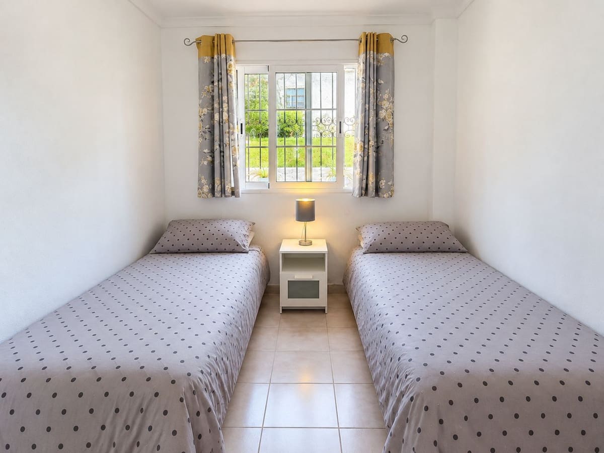 2 bedroom Townhouse for sale in Nerja with pool garage - € 379,000 (Ref: 10154150)