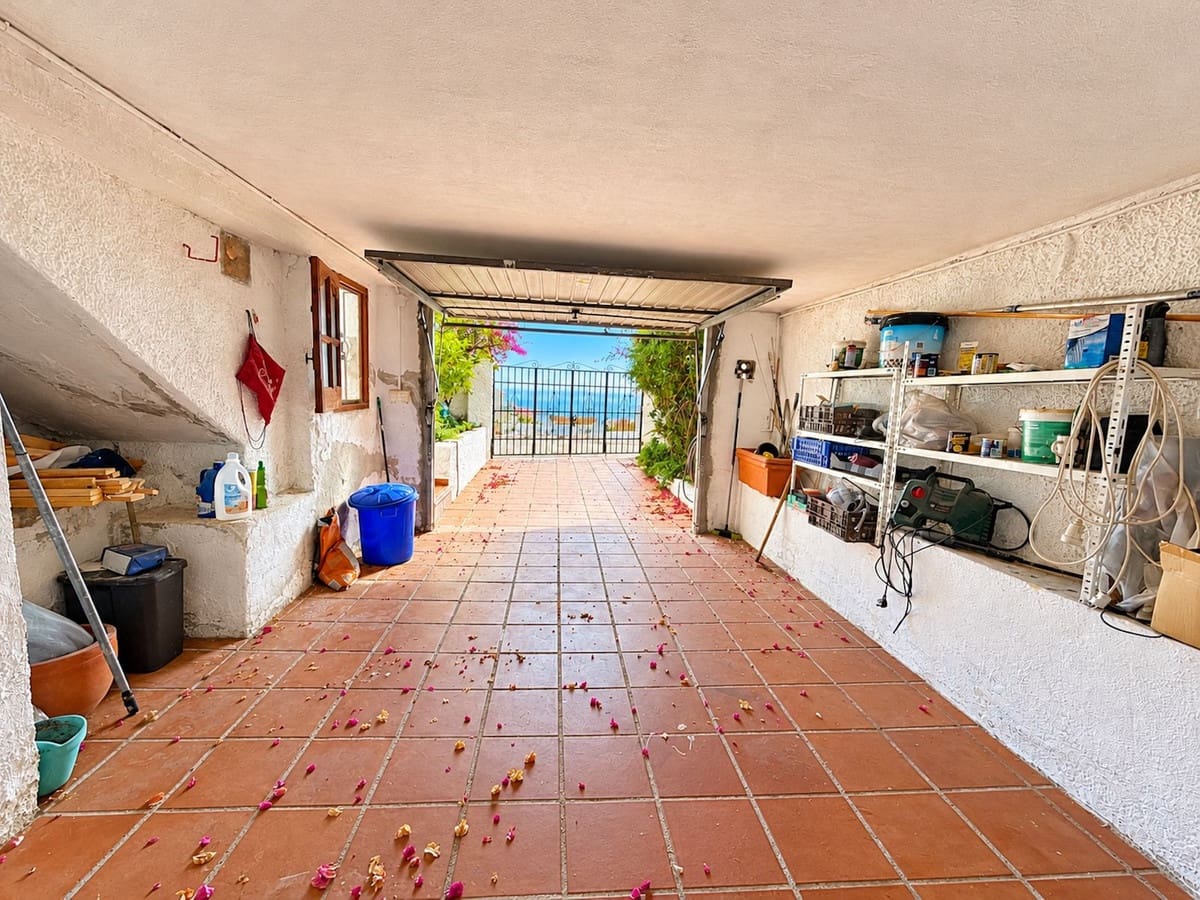2 bedroom Townhouse for sale in Nerja with pool garage - € 379,000 (Ref: 10154150)