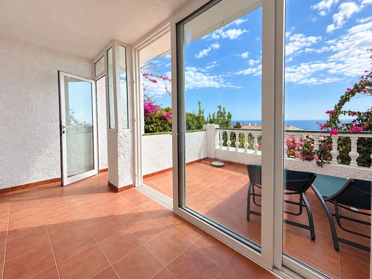 2 bedroom Townhouse for sale in Nerja with pool garage - € 379,000 (Ref: 10154150)
