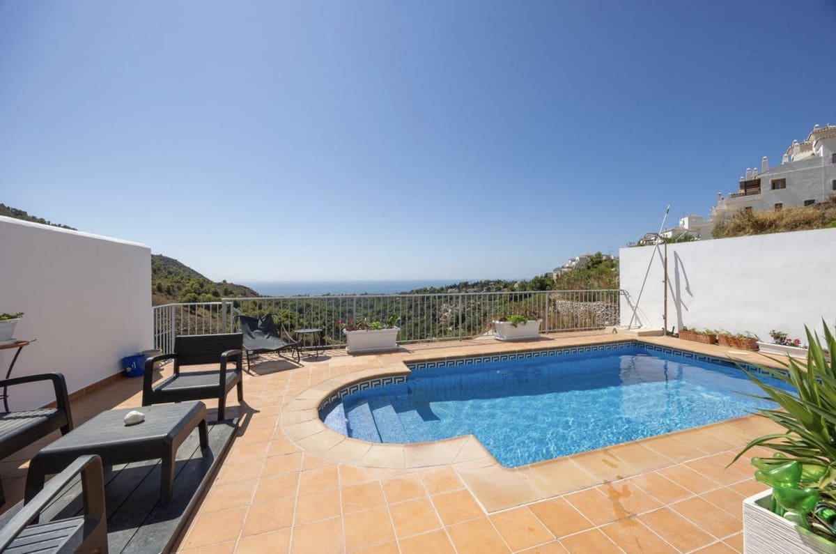3 bedroom Semi-detached Villa for sale in Frigiliana with pool garage - € 950,000 (Ref: 10163279)