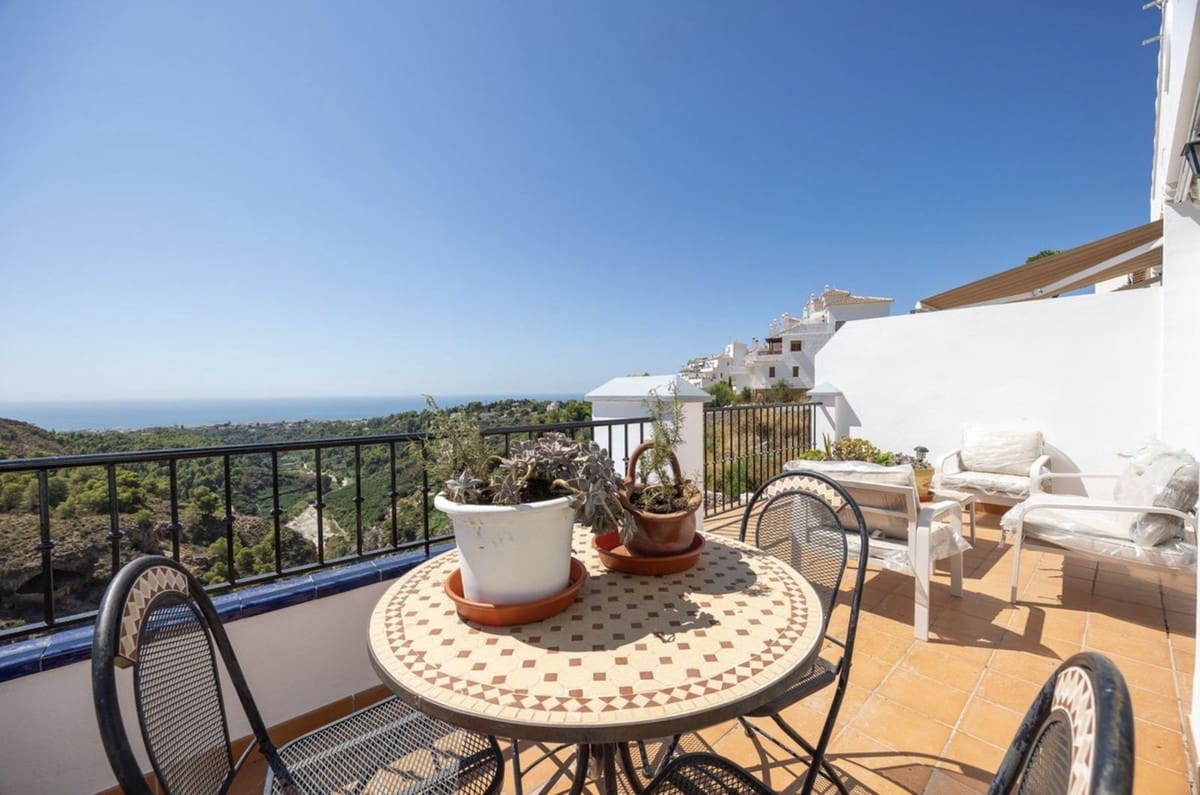 3 bedroom Semi-detached Villa for sale in Frigiliana with pool garage - € 950,000 (Ref: 10163279)