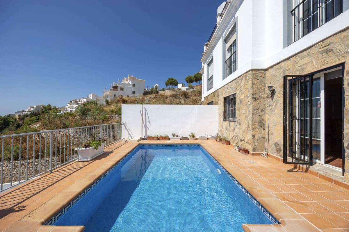 3 bedroom Semi-detached Villa for sale in Frigiliana with pool garage - € 950,000 (Ref: 10163279)