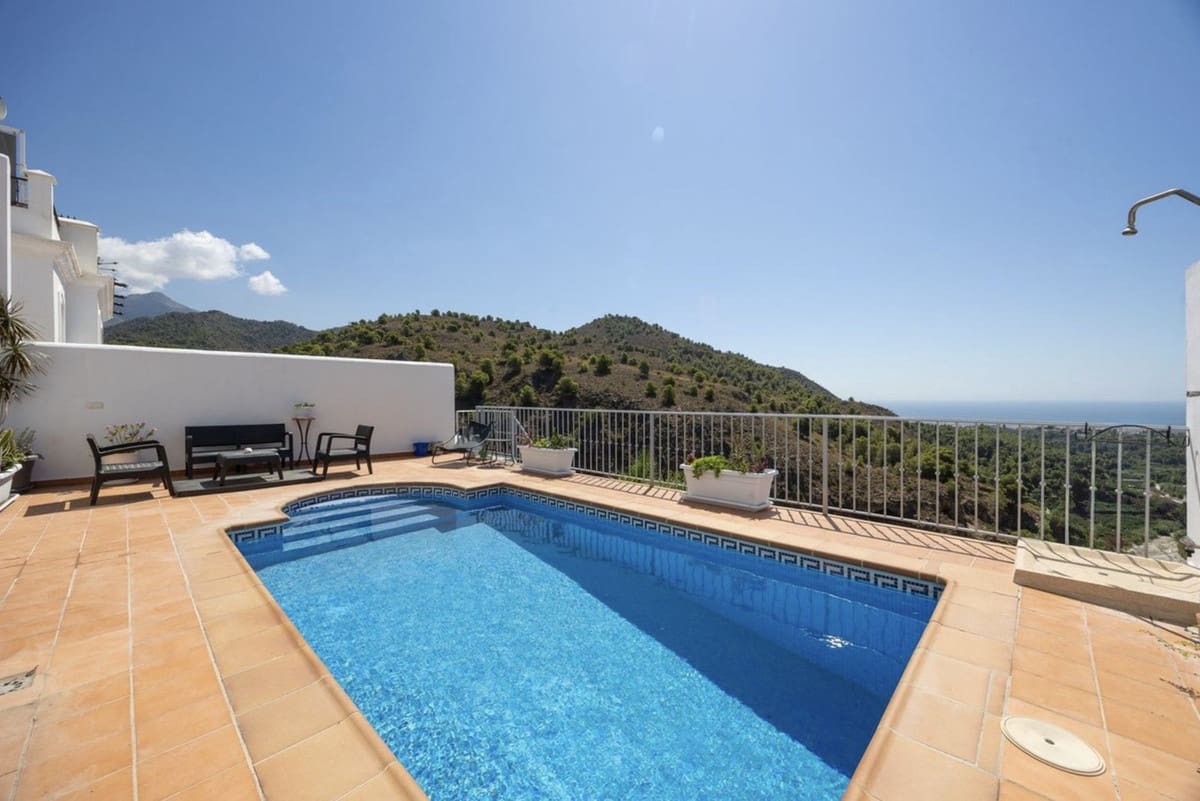 3 bedroom Semi-detached Villa for sale in Frigiliana with pool garage - € 950,000 (Ref: 10163279)