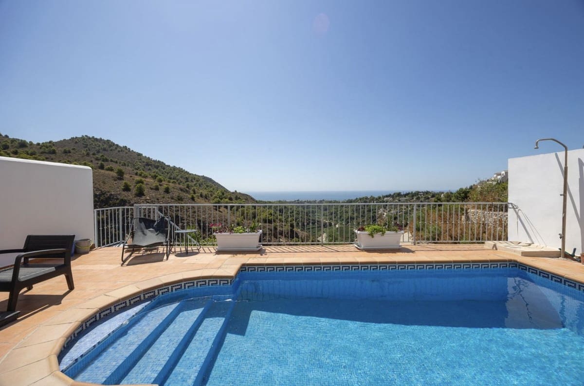 3 bedroom Semi-detached Villa for sale in Frigiliana with pool garage - € 950,000 (Ref: 10163279)